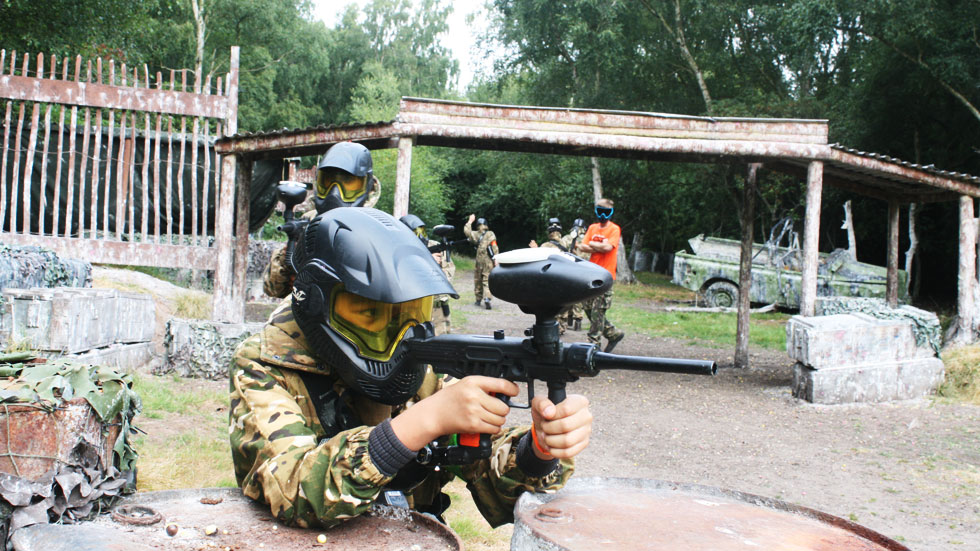 junior player in paintball field